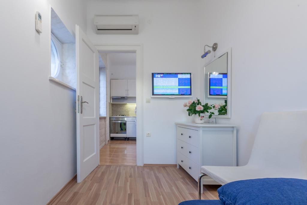 Chic Apartment In Center Split Kamer foto