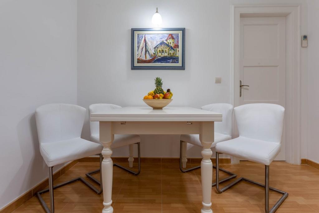 Chic Apartment In Center Split Kamer foto